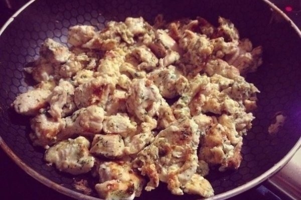 Куриное филе с яйцом и укропом