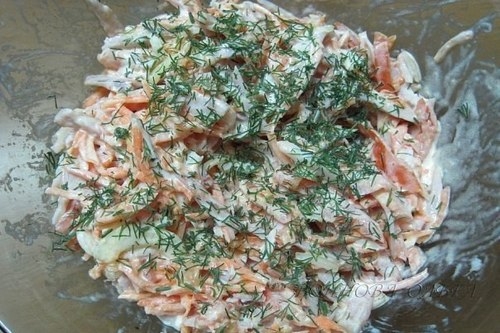 Салат с морковью по-корейски и копченым окороком Салат с морковью по-корейски и копченым окороком