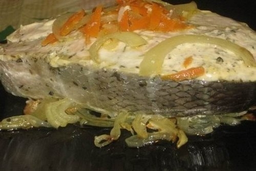 Семга на овощах в духовке