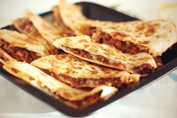 Тортилья с фаршем и сыром