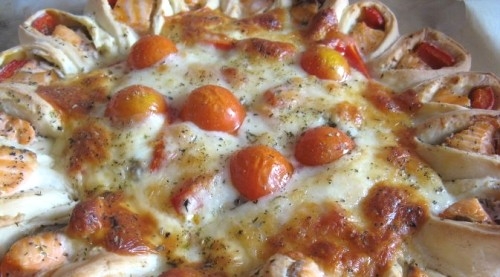 Открытый пирог с сыром, рыбой и овощами Открытый пирог с сыром, рыбой и овощами