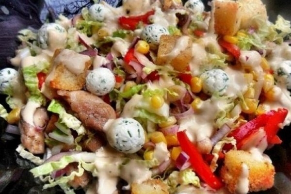Салат «Ревнивец» с курицей и сыром Салат «Ревнивец» с курицей и сыром
