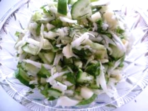 Салат с огурцом, капустой и яблоками по-татарски Салат с огурцом, капустой и яблоками по-татарски