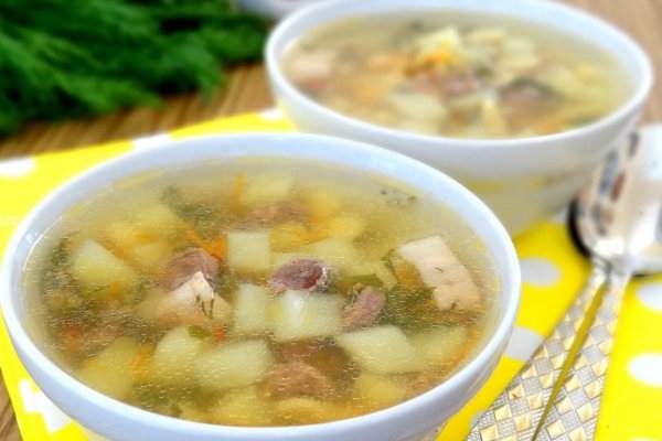Суп с куриными сердечками и свиной грудинкой Суп с куриными сердечками и свиной грудинкой
