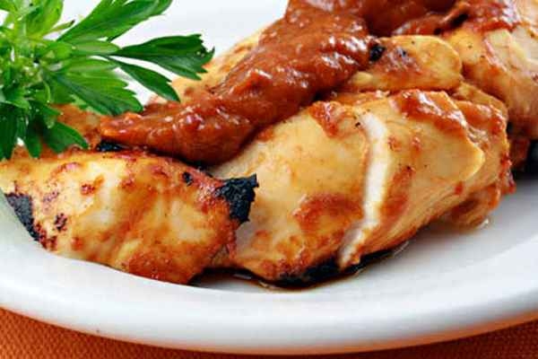 Куриные грудки с копченым сыром Куриные грудки с копченым сыром