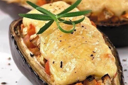 Баклажаны с курицей под сыром моцарелла Баклажаны с курицей под сыром моцарелла