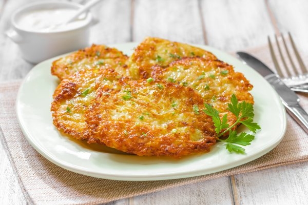 Драники с сыром, ветчиной и укропом Драники с сыром, ветчиной и укропом