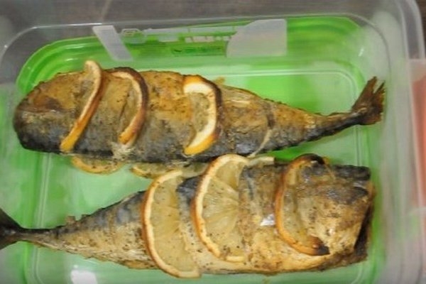 Запеченная скумбрия со специями и лимоном Запеченная скумбрия со специями и лимоном