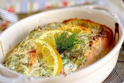 Семга, запеченная под лимонным соусом Семга, запеченная под лимонным соусом