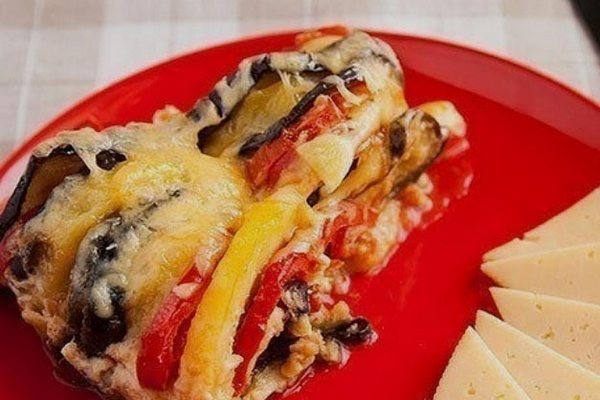 Болгарская мусака с сыром Болгарская мусака с сыром