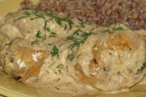 Аппетитная курица в сметане в мультиварке Аппетитная курица в сметане в мультиварке