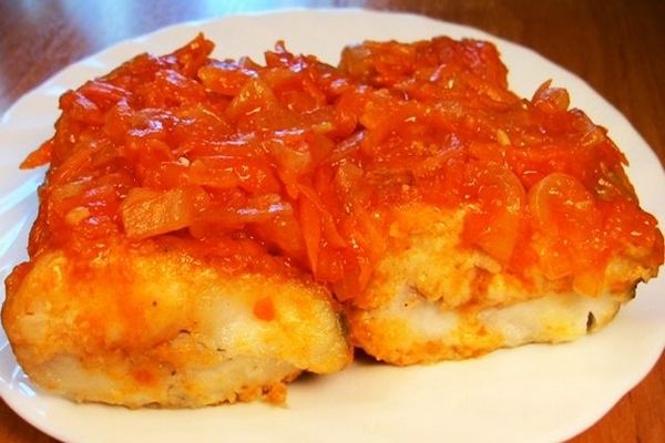 Пряная рыба под овощами в мультиварке Пряная рыба под овощами в мультиварке
