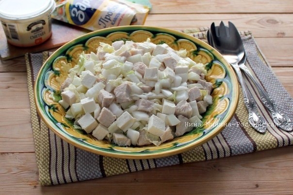 Салат из пекинской капусты с курицей и брынзой Салат из пекинской капусты с курицей и брынзой