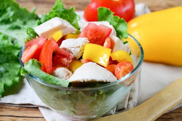 Салат с черешней и курицей Салат с черешней и курицей