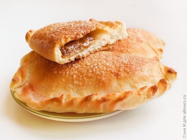 Пирожки с вареной сгущенкой. Пирожки с вареной сгущенкой.