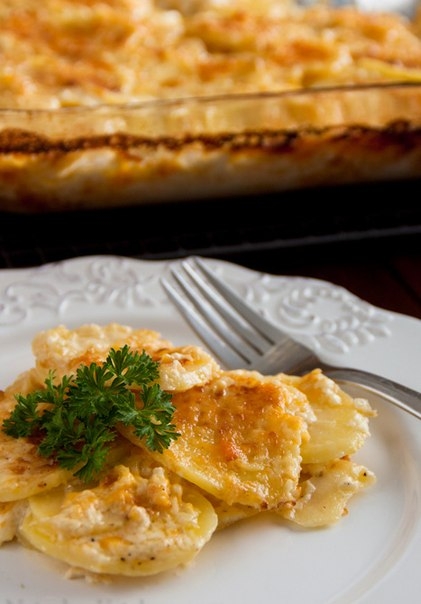 Картофель, запеченный с сыром. Картофель, запеченный с сыром.