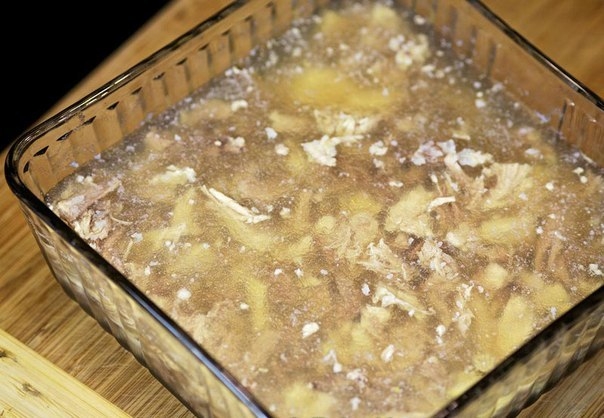 Холодец из трех видов мяса. Холодец из трех видов мяса.