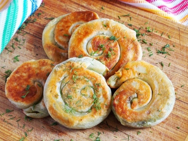 Вкусная закуска - лепешки с зеленью Вкусная закуска - лепешки с зеленью