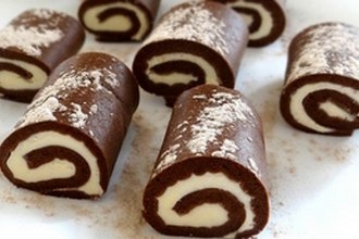 Невероятно вкусные шоколадные пирожные-рулетики Невероятно вкусные шоколадные пирожные-рулетики