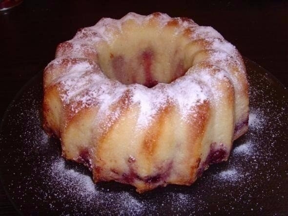 Сочный манник с вишней. Вкусная сладость к чаю Сочный манник с вишней. Вкусная сладость к чаю