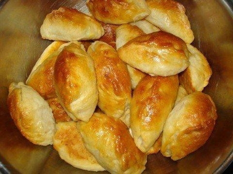 Румяные пирожки с разными видами начинки Румяные пирожки с разными видами начинки