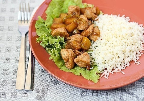 Курица в кисло-сладком соусе и рассыпчатый рис Курица в кисло-сладком соусе и рассыпчатый рис