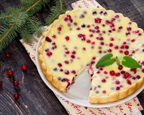 Очень вкусный пирог с клюквой и сметаной Очень вкусный пирог с клюквой и сметаной