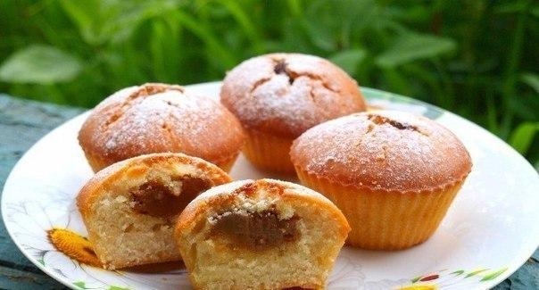 КЕКСЫ СО СГУЩЕНКОЙ К ЧАЮ
