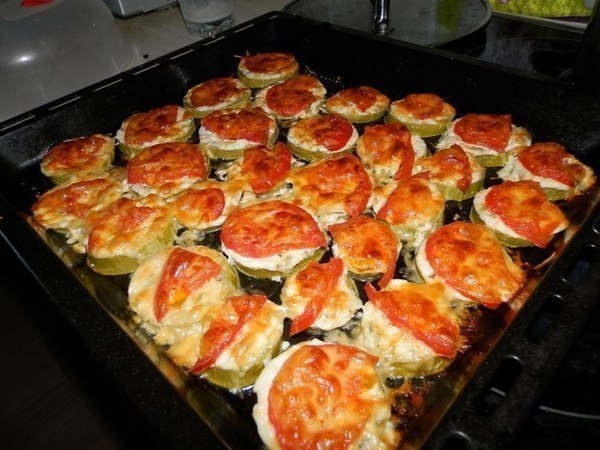 Кабачки под сыром. Пальчики оближешь!