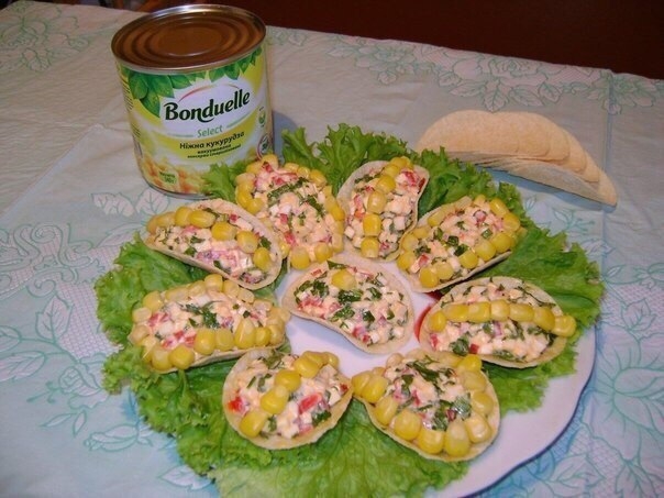 Вкусная закуска на чипсах: 7 вариантов оригинальной начинки Вкусная закуска на чипсах: 7 вариантов оригинальной начинки