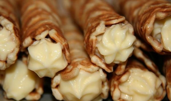 Изумительно вкусные хрустящие вафельные трубочки