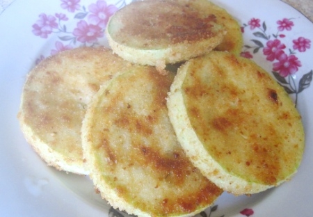 Кабачки, жареные в панировочных сухарях
