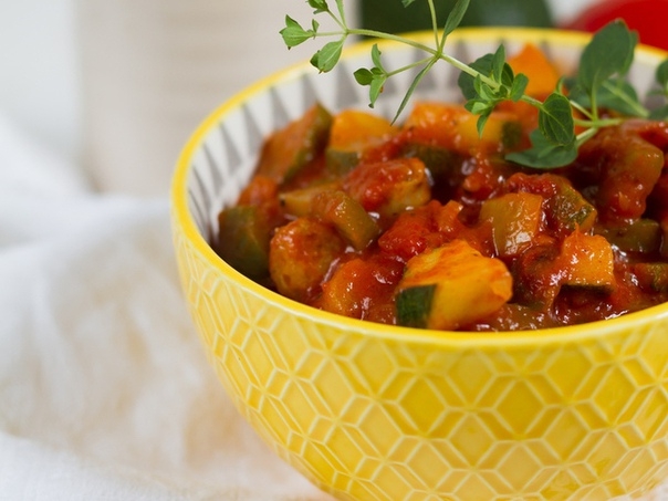 Пальчики оближешь: как приготовить кабачковое лечо на зиму