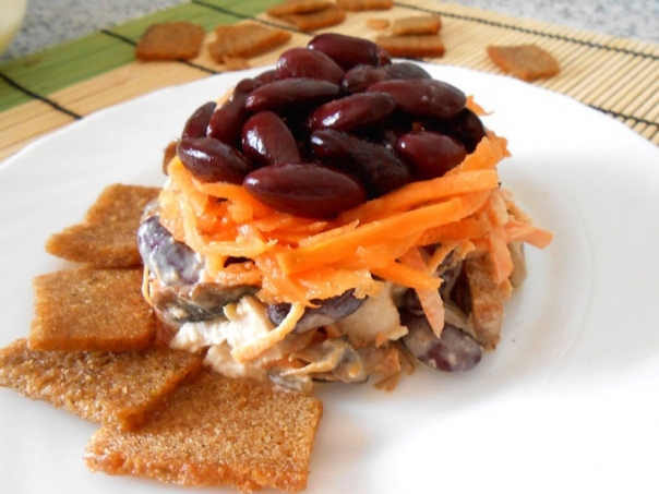 Салат «Обжорка» с фасолью Салат «Обжорка» с фасолью