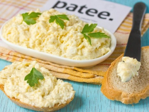 Такой, что просто тает во рту: форшмак с плавленным сыром