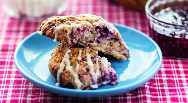 Булочки с овсянкой, медом и ягодами