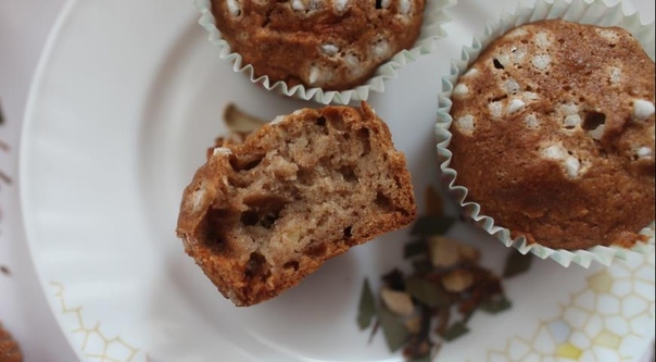 Ржаные маффины с яблоком, кешью и кориандром Ржаные маффины с яблоком, кешью и кориандром