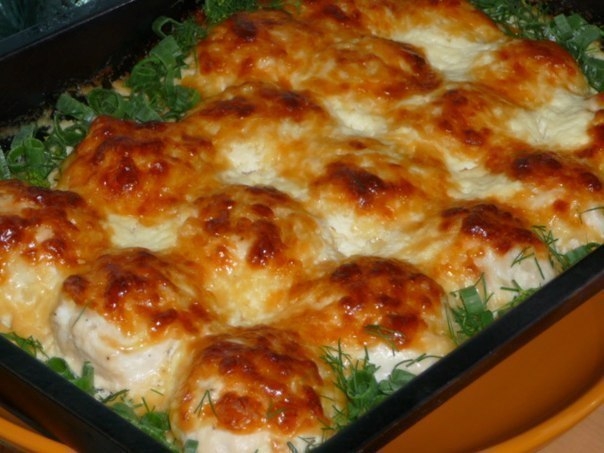 КУРИНЫЕ ШАРИКИ В СЛИВОЧНОМ СОУСЕ К УЖИНУ КУРИНЫЕ ШАРИКИ В СЛИВОЧНОМ СОУСЕ К УЖИНУ