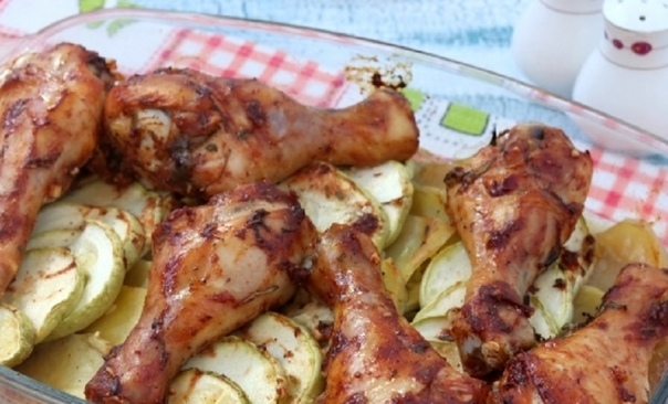 КУРИЦА С КАБАЧКАМИ В ДУХОВКЕ КУРИЦА С КАБАЧКАМИ В ДУХОВКЕ