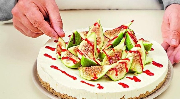 ЛЕГКИЙ ТОРТ С ИНЖИРОМ ЛЕГКИЙ ТОРТ С ИНЖИРОМ