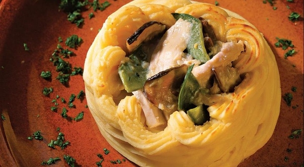 КУРИНОЕ ФРИКАССЕ С ГРИБАМИ КУРИНОЕ ФРИКАССЕ С ГРИБАМИ