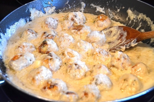 КУРИНЫЕ СЕРДЕЧКИ В СЛИВОЧНО-СЫРНОМ СОУСЕ