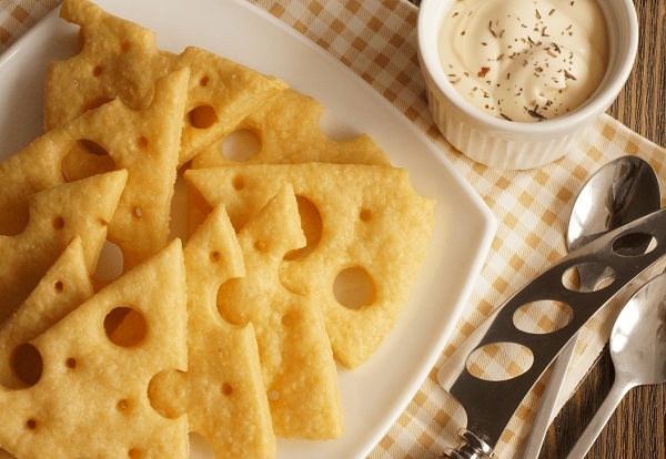 БЫСТРЫЕ СЫРНЫЕ КРЕКЕРЫ