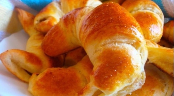 Круассаны с ореховым кремом Круассаны с ореховым кремом