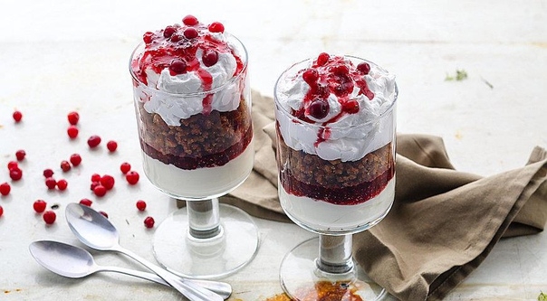 Слоеный десерт из черствого хлеба “Амброзия”