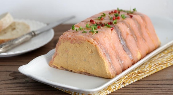 Террин из лосося слабой соли и муксуна горячего копчения Террин из лосося слабой соли и муксуна горячего копчения