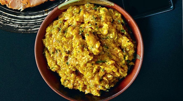 Быстрая кабачковая икра с тыквой и кинзой