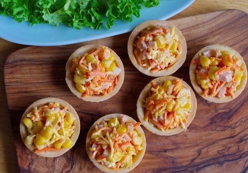 Тарталетки с ветчиной.