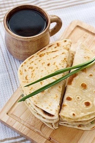 Кыстыбый с картошкой и луком Кыстыбый с картошкой и луком