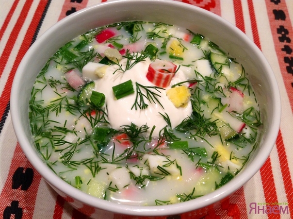 Окрошка с крабовыми палочками. Окрошка с крабовыми палочками.